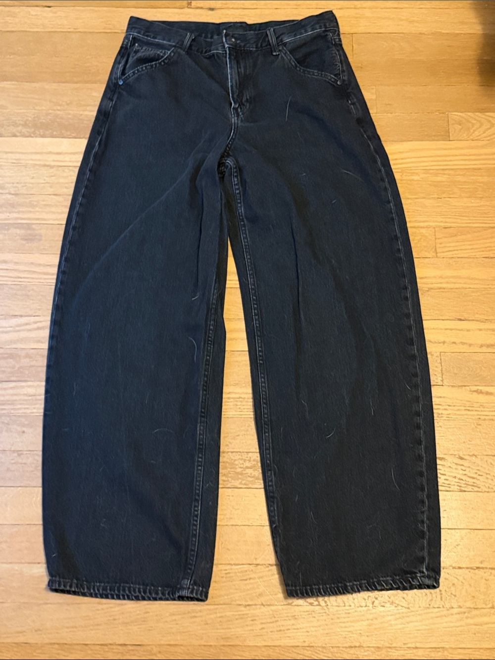 Uniqlo Men's Relaxed Wide-Leg Jeans in Black